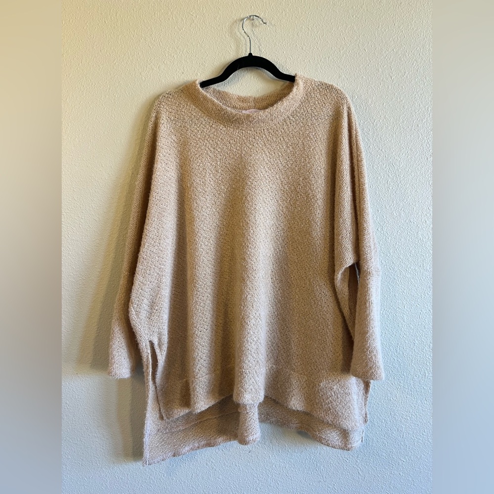 Pink Lily / long split hem sweater size S